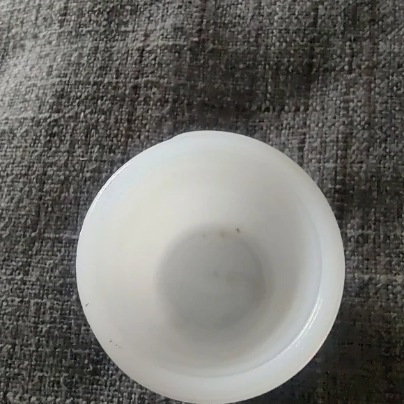 1930s Mentholaltum Cream Jar Small Round Milk Glass 2” X 1.1/2” - Picture 3 of 7